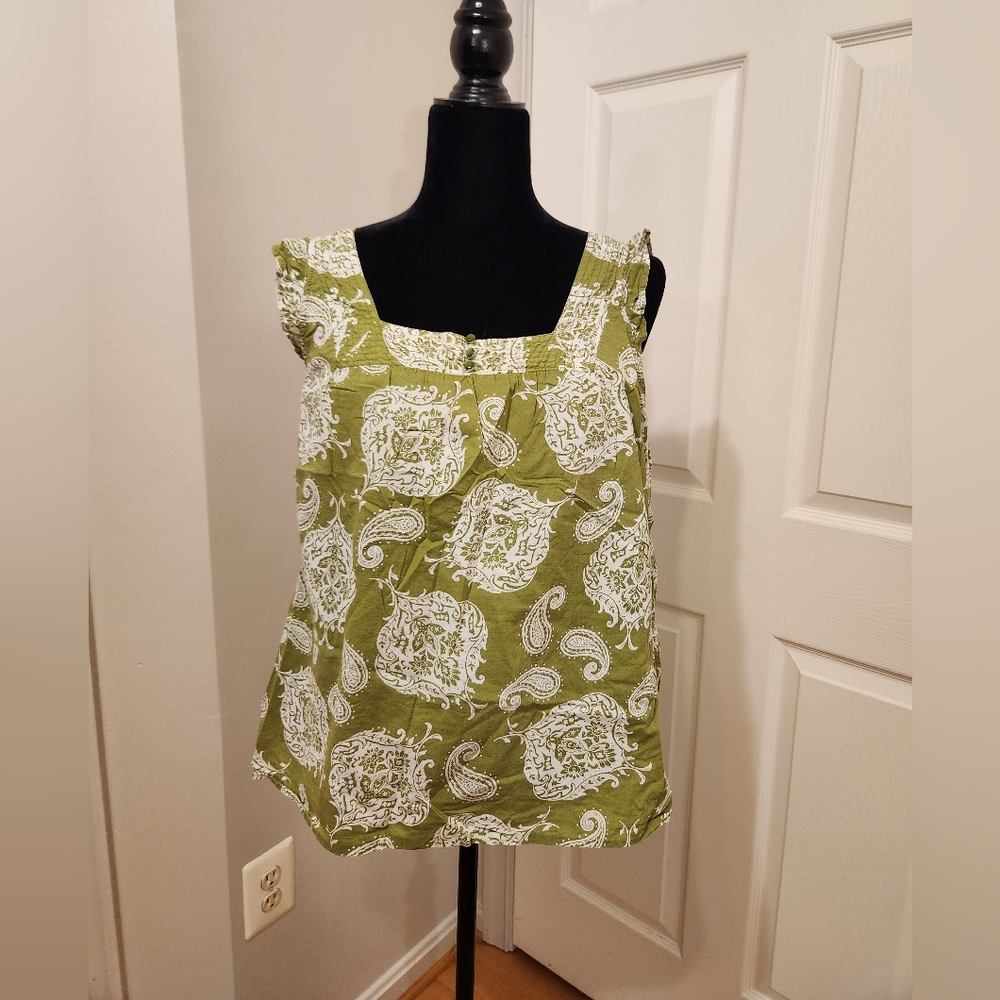 SONOMA GREEN/WHITE PAISLEY LINED SQUARE NECK SLEEVESS BLOUSE SZ M